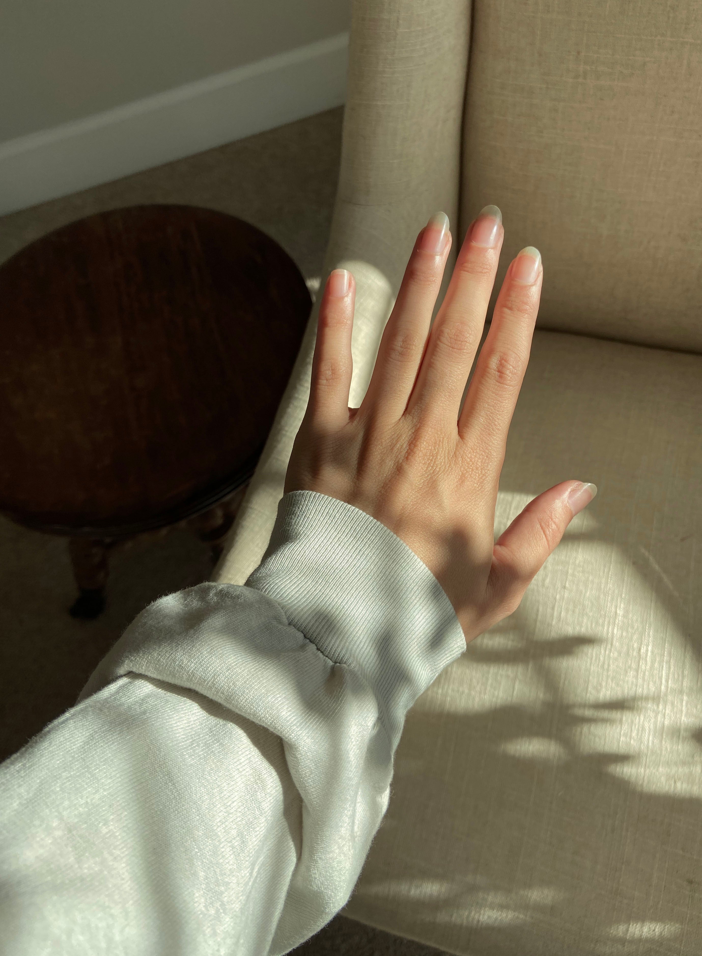 How to Heal Damaged Nails Naturally: Methods, Daily Care, and Recovery Timelines